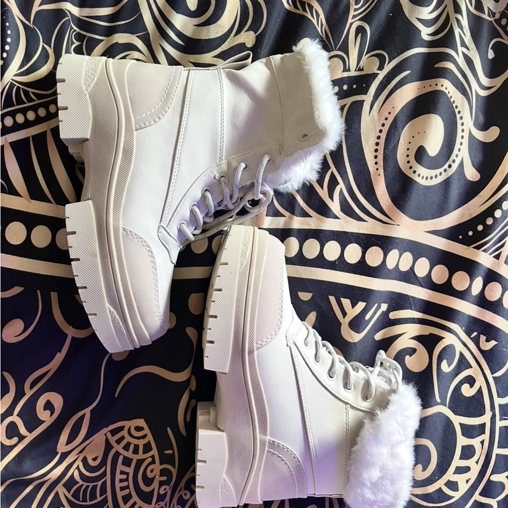 Steve Madden White Winter Boots